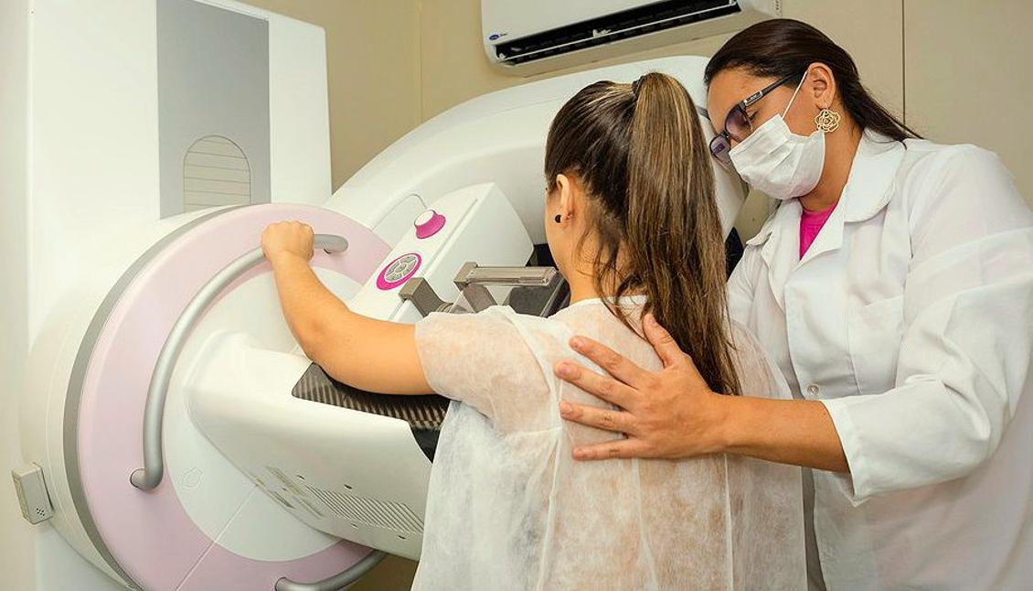 Lei garante exemple de câncer de mama para mulheres com histórico familiar Lei garante exemple de câncer de mama para mulheres com histórico familiar