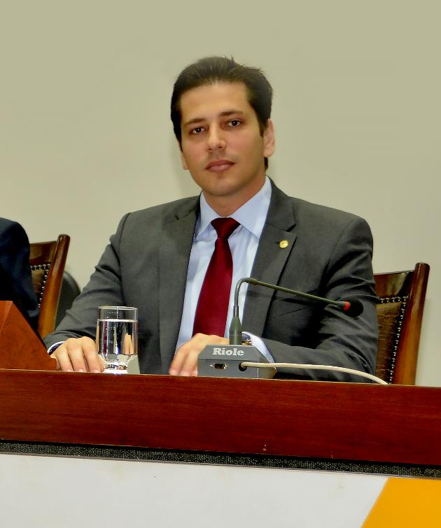 Olyntho (PSDB) quer Moção de aplauso aos vencedores.