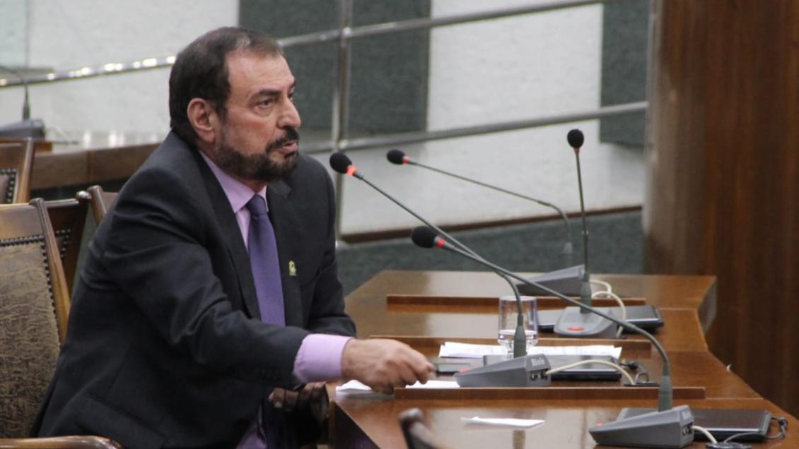 Issam busca sensibilizar governo sobre exonerados perto de se aposentarem Issam busca sensibilizar governo sobre exonerados perto de se aposentarem