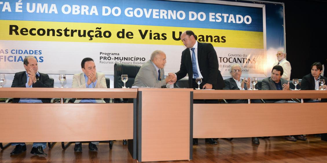 Sandoval resgata compromissos com prefeitos durante seu período no executivo