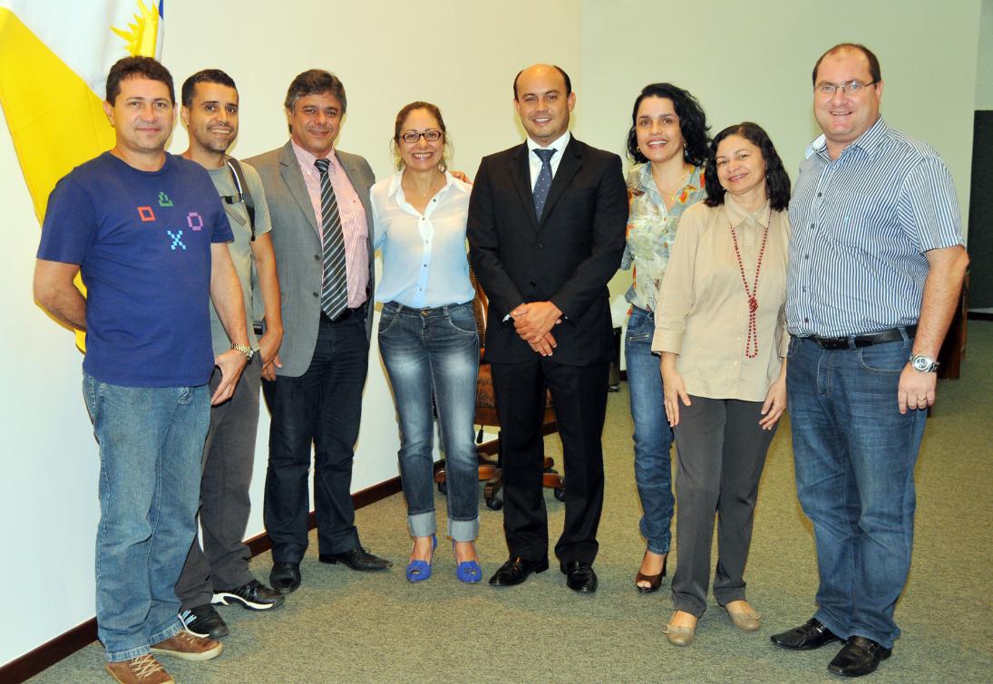 Jornalistas se unem a RP e Publicitários Jornalistas se unem a RP e Publicitários