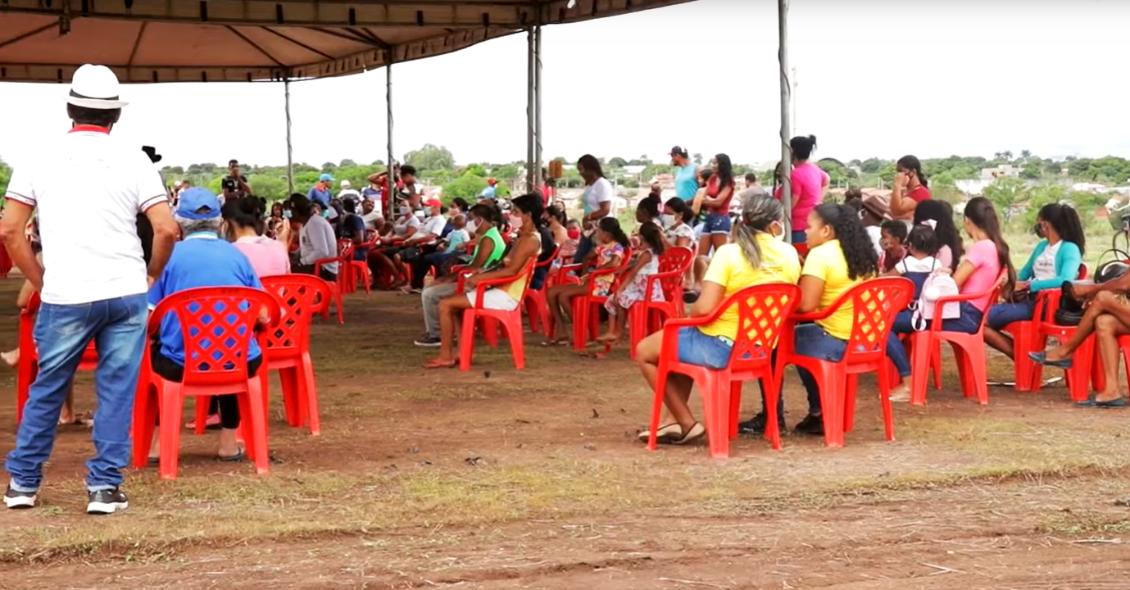 Moradores recebem lotes no munícipio de Combinado Moradores recebem lotes no munícipio de Combinado