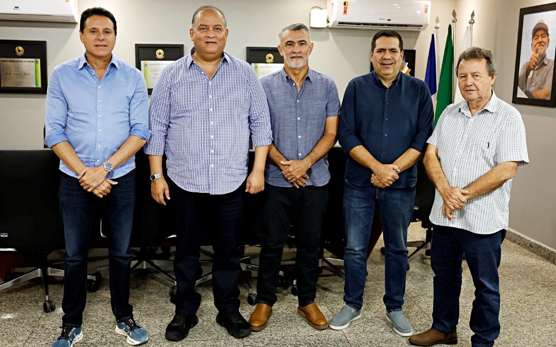 Visita do senador aconteceu na manhã desta quinta-feira, 5