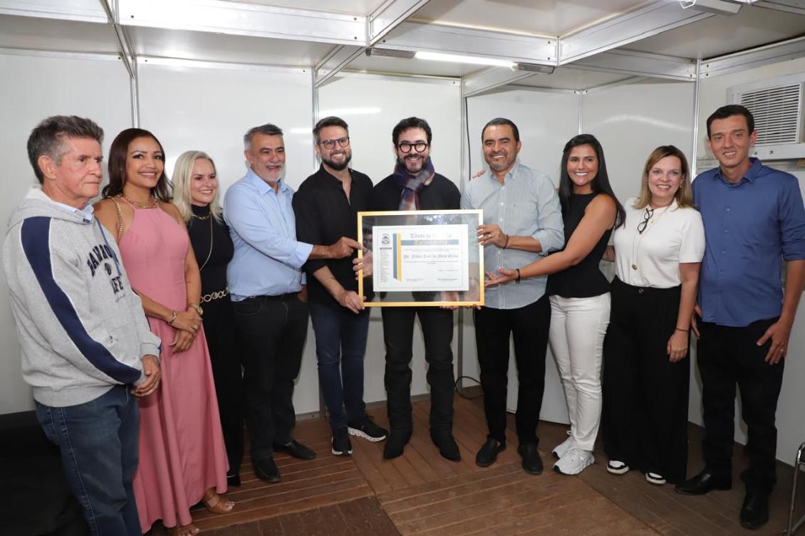 Padre Fábio de Melo recebendo o título de cidadania Padre Fábio de Melo recebendo o título de cidadania