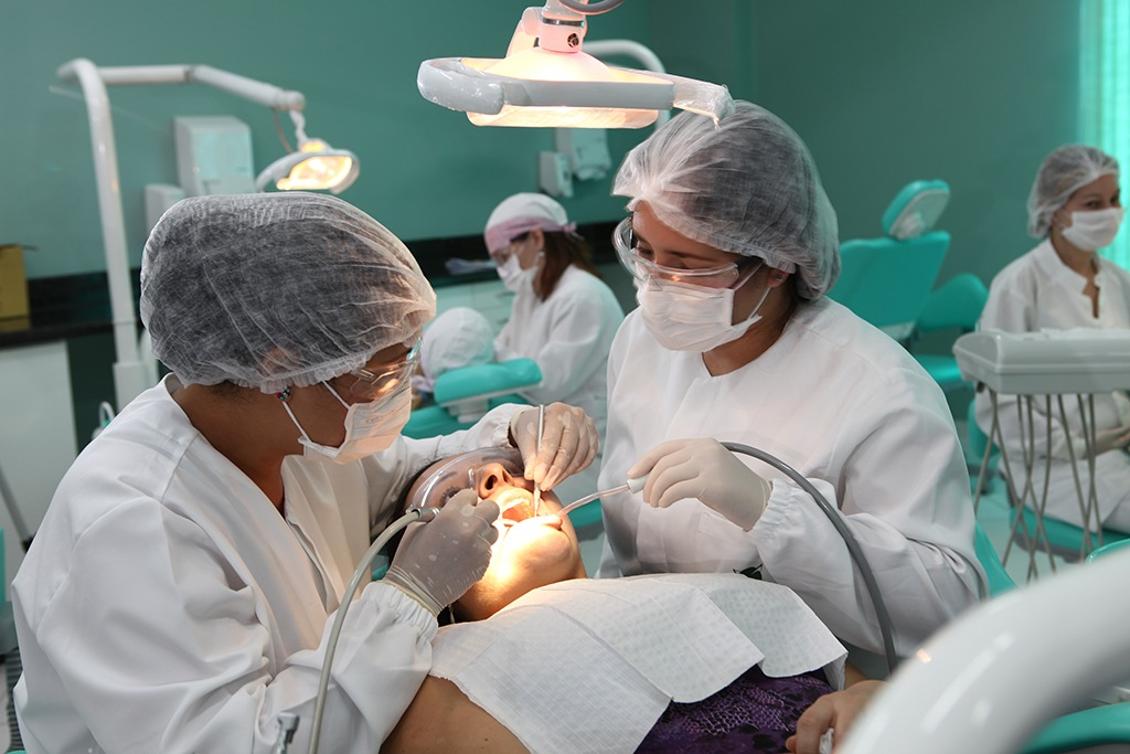 Dep. Prof. Júnior Geo quer a inclusão de técnicos e auxiliares em saúde bucal no concurso anunciado 