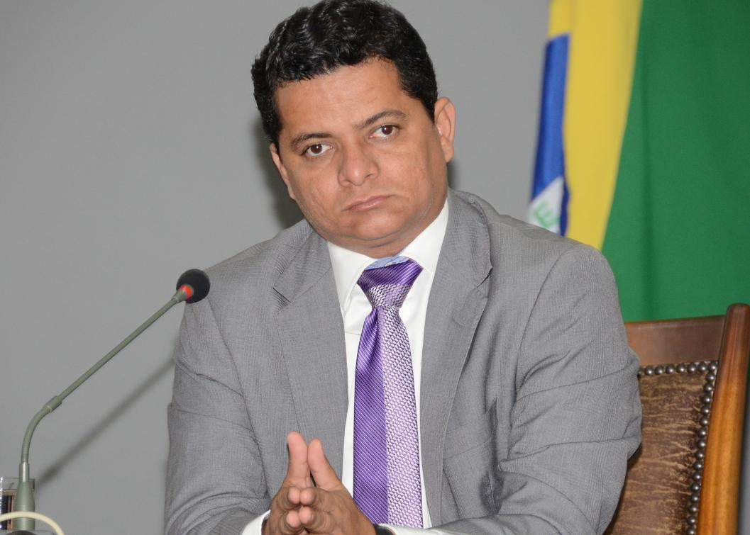 Ainda na sessão, os deputados aprovaram mais cinco matérias constantes na ordem do dia Ainda na sessão, os deputados aprovaram mais cinco matérias constantes na ordem do dia