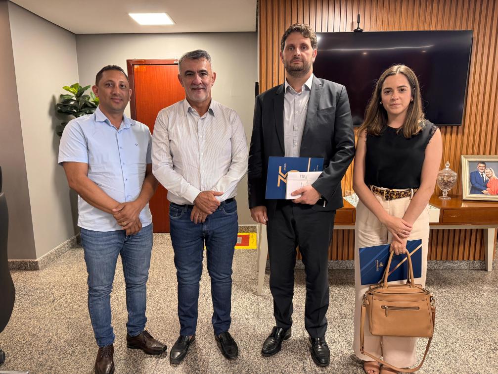 Deputado se reuniu com representantes da Operadora que farão análise da viabilidade técnica. Deputado se reuniu com representantes da Operadora que farão análise da viabilidade técnica.