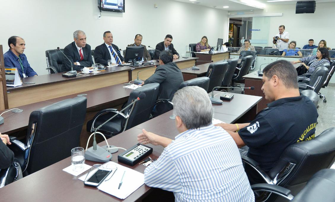 Discussões aconteceram na manhã desta terça-feira