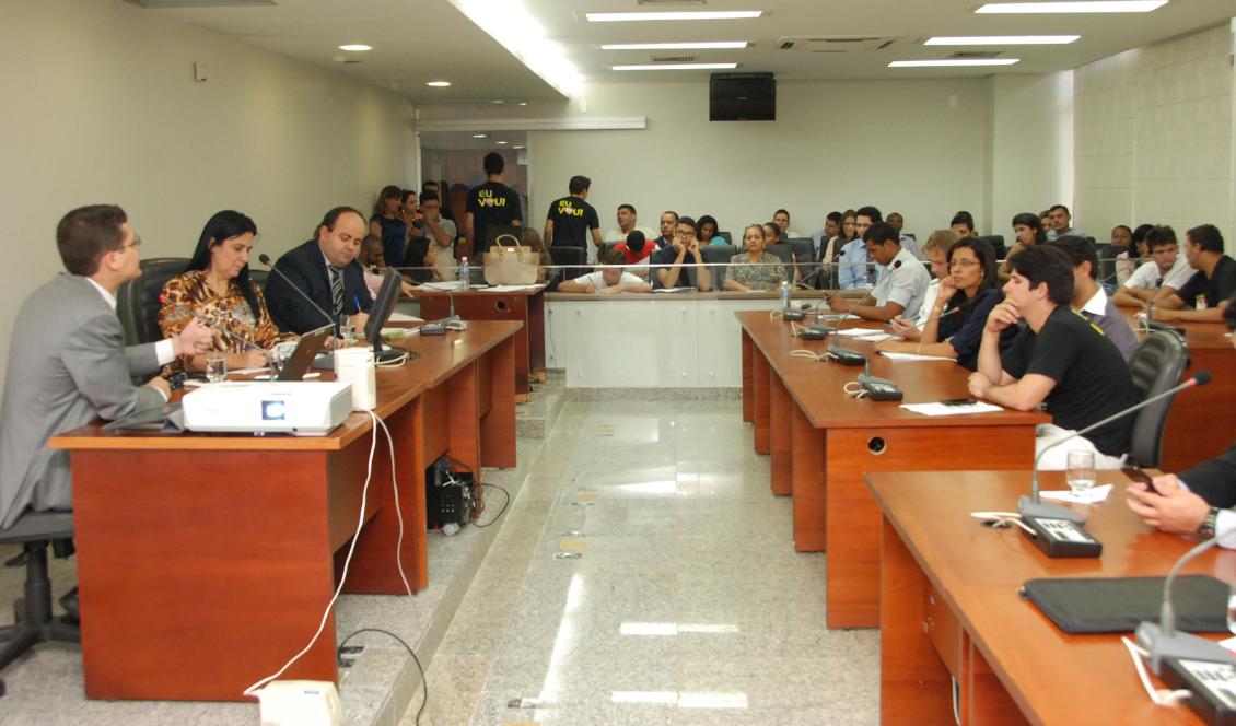 Audiência da Juventude e presidida pela deputada Amália