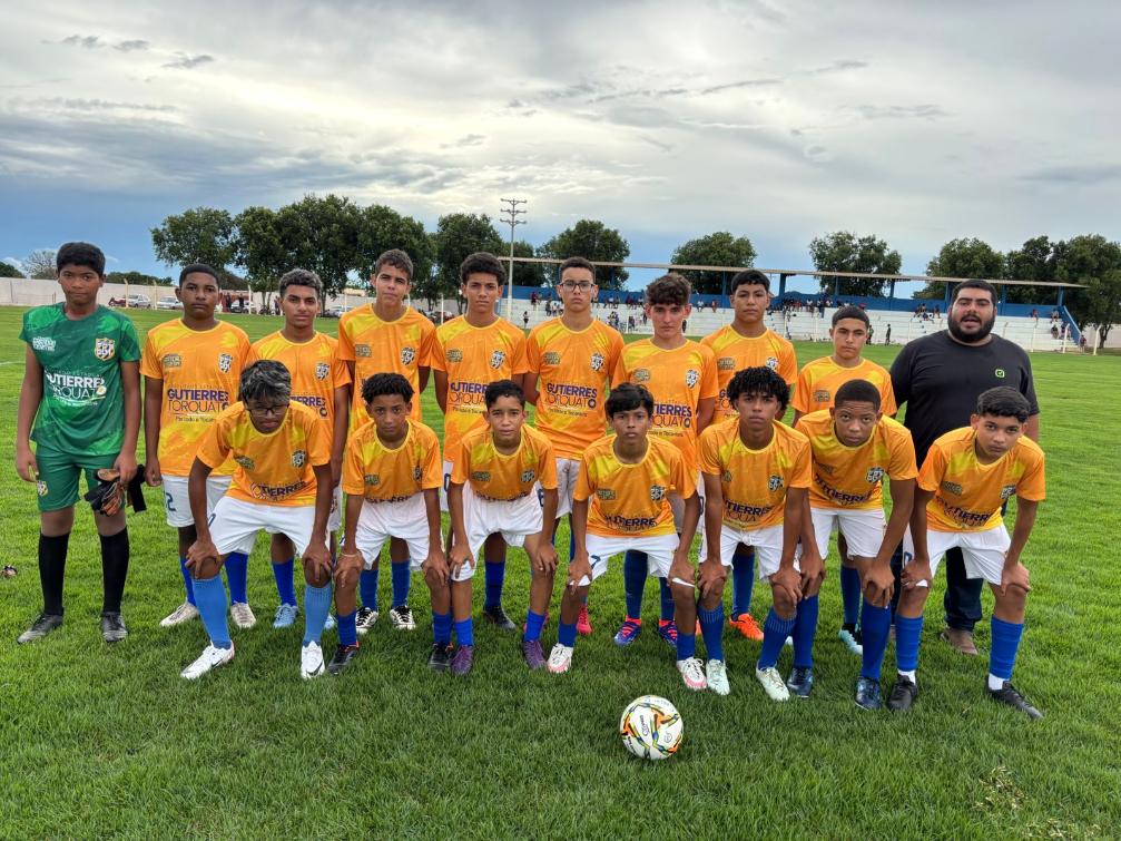 Jogadores da Escolinha Gratidão Tocantins em partida da Copa Sul Sub-15