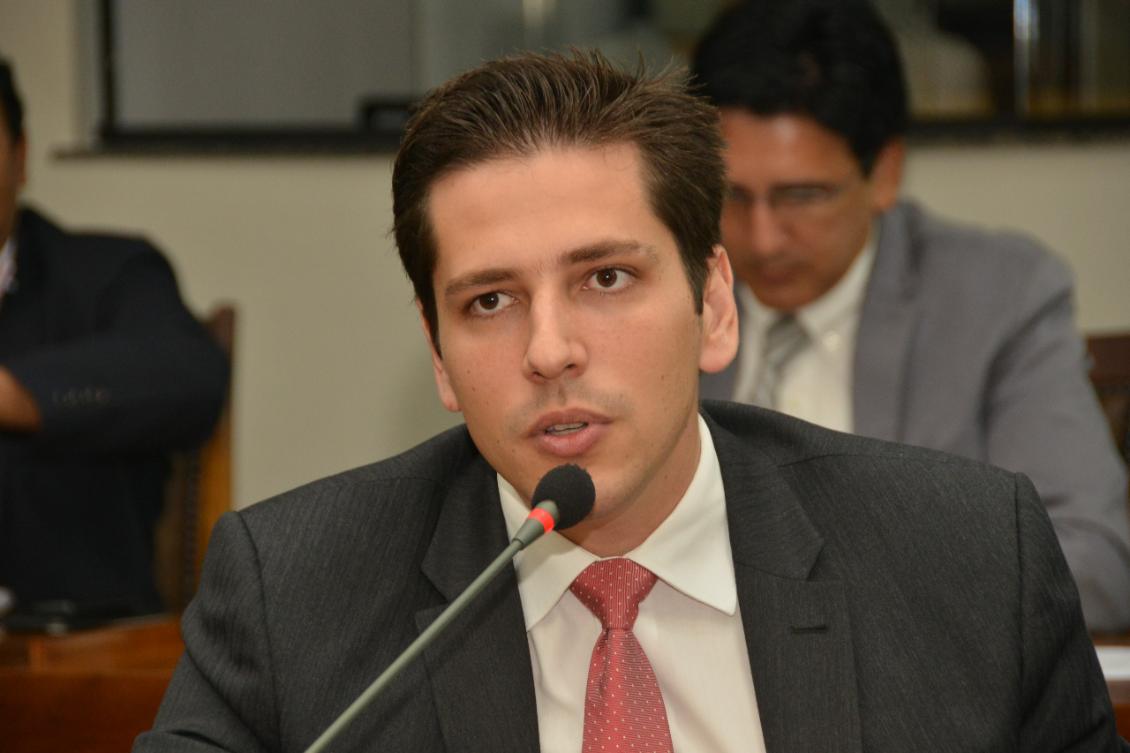 Deputado Olyntho solicita auditoria do Inmetro para fiscalizar relógios da Energisa no Tocantins