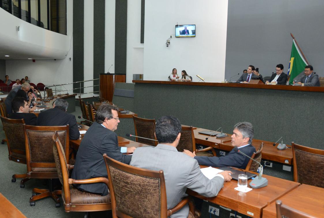 Para líder do Governo, medida pode ser revisada. Para líder do Governo, medida pode ser revisada.