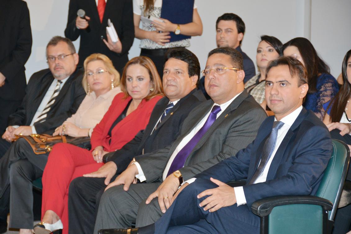 Damaso prestigia posse de novos defensores públicos 