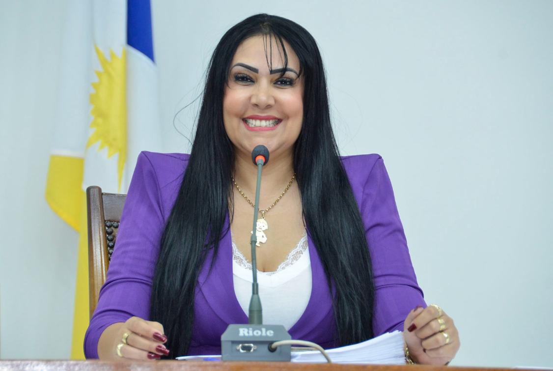 Professora Janad Valcari é autora da proposta Professora Janad Valcari é autora da proposta