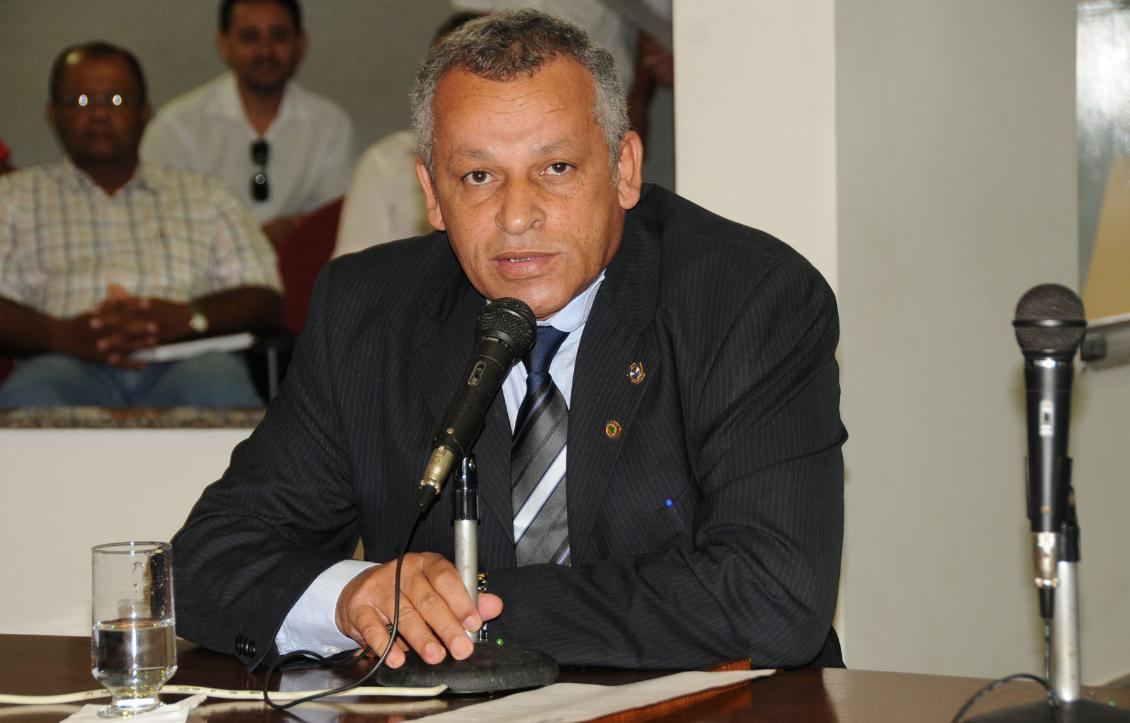 Dep. Iderval Silva