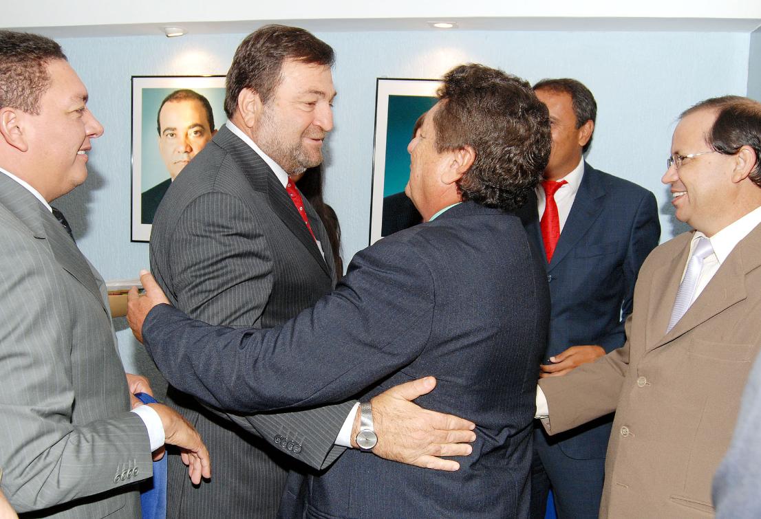Dep. Halum e homenageado
