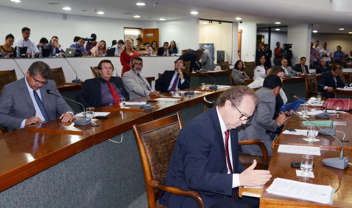 Deputados aprovam reajuste de pensões e aposentadorias no IGEPREV