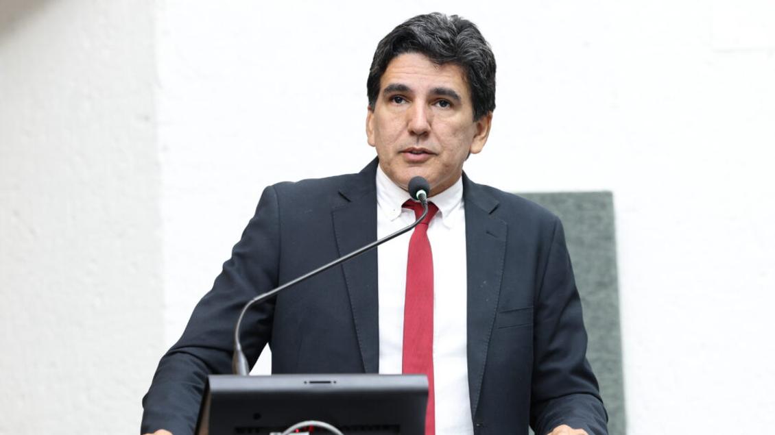 Parlamentar foi o único a votar contra o projeto.