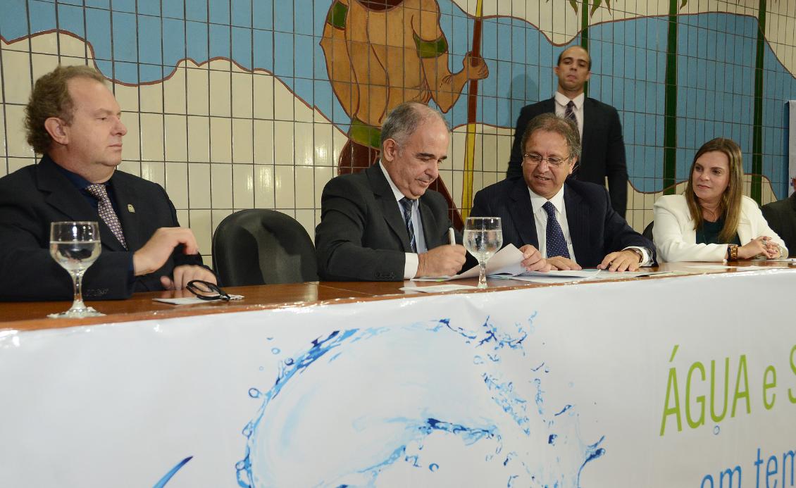 Deputado Carlesse representa AL em Seminário