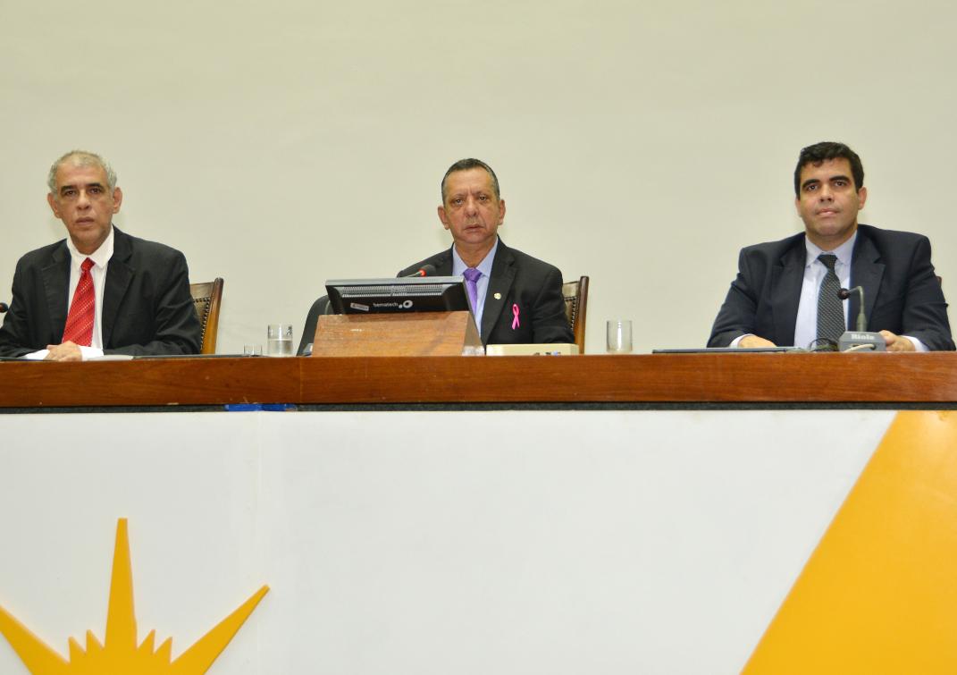 Para deputados, o Governo precisa reduzir despesas Para deputados, o Governo precisa reduzir despesas