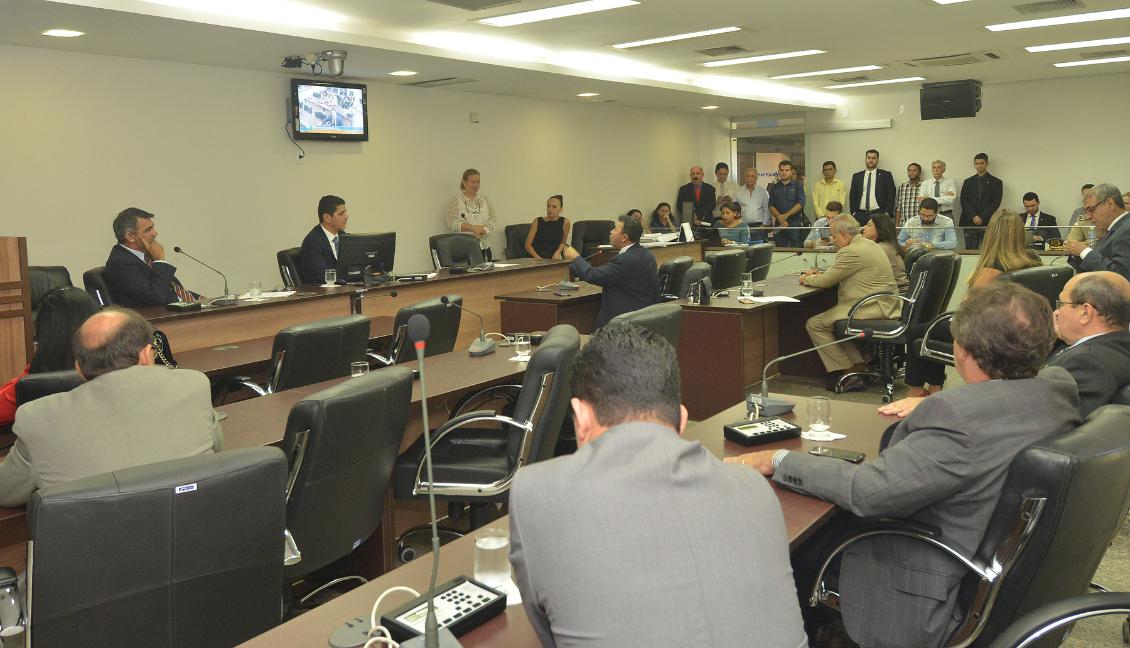 Deputados querem limpar pauta e agilizam os trabalhos
