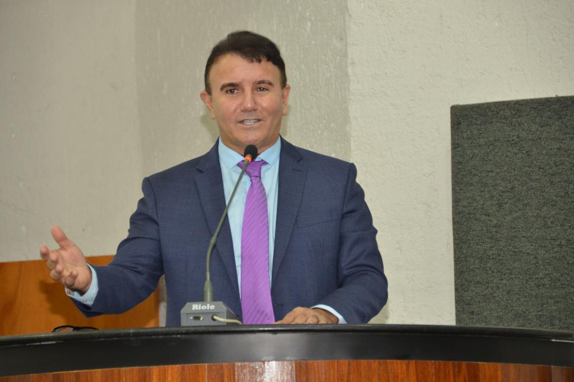 Deputado fala sobre Projeto de Lei Deputado fala sobre Projeto de Lei