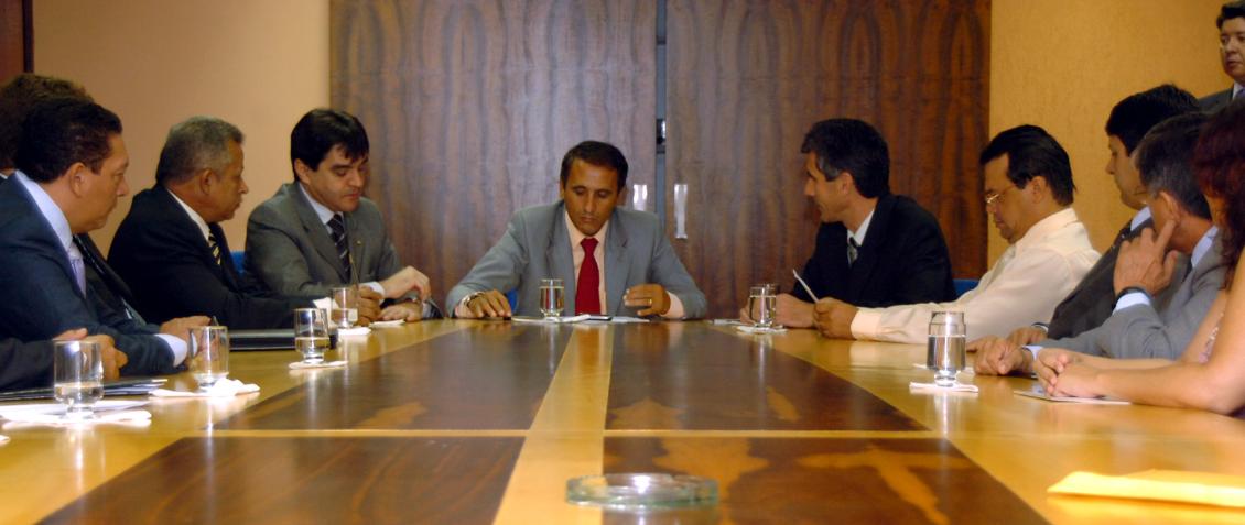 Presidente busca materializar sonho de servidores Presidente busca materializar sonho de servidores