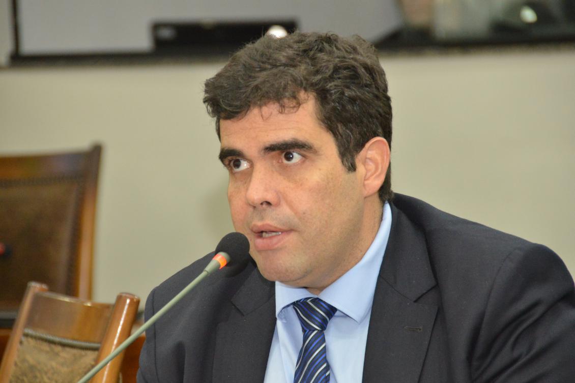 Ayres solicita instalação de agências bancarias em Luzimangues Ayres solicita instalação de agências bancarias em Luzimangues