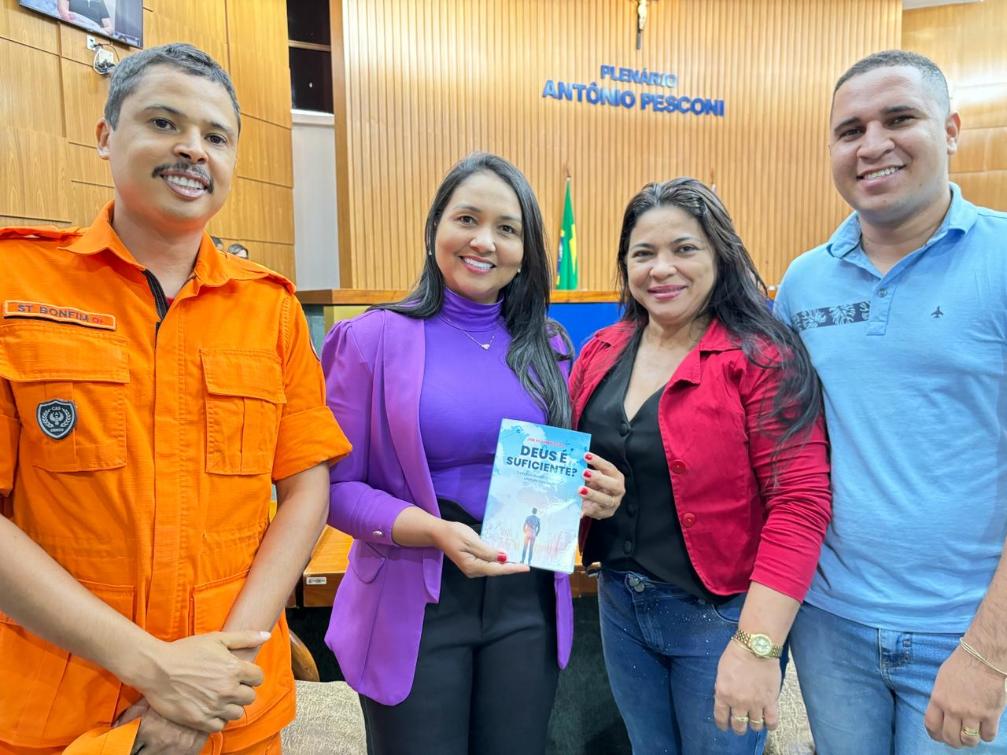 Uniformes vão beneficiar toda a comunidade escolar.