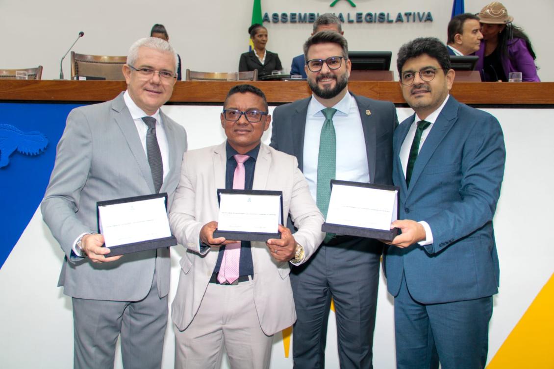 Deputado Mantoan com seus homenageados pelo Dia do Nordestino