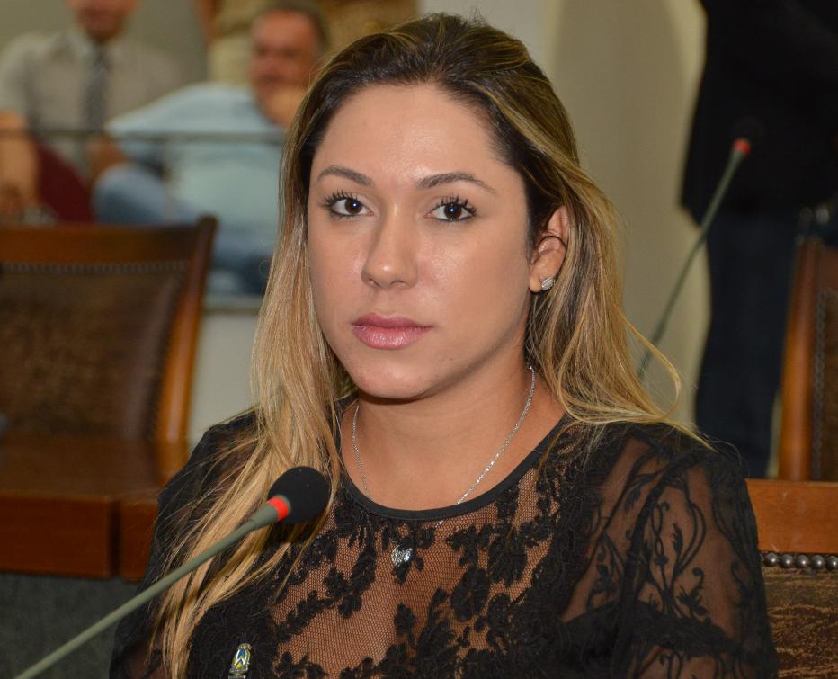 Deputada Luana Ribeiro representa AL em conferência  no México