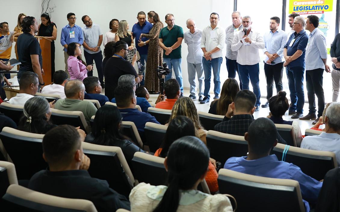 "Estamos felizes em atender a essa demandas dos vereadores", disse Amélio Cayres "Estamos felizes em atender a essa demandas dos vereadores", disse Amélio Cayres