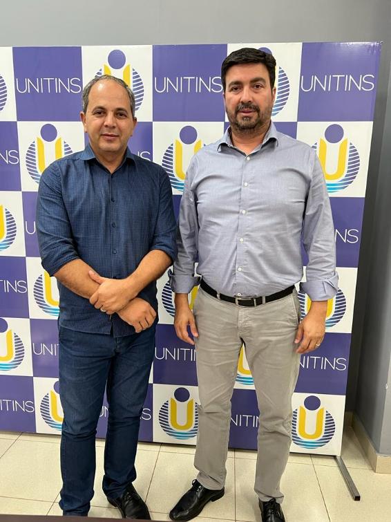Deputado Wiston Gomes e Reitor Augusto Rezendo durante visita Deputado Wiston Gomes e Reitor Augusto Rezendo durante visita