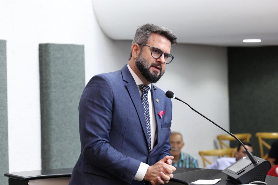 Mantoan defende combate à violência política de gênero