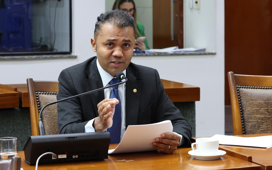PL de Moisemar dispõe sobre normas e diretrizes para uso das câmaras de bronzeamento PL de Moisemar dispõe sobre normas e diretrizes para uso das câmaras de bronzeamento