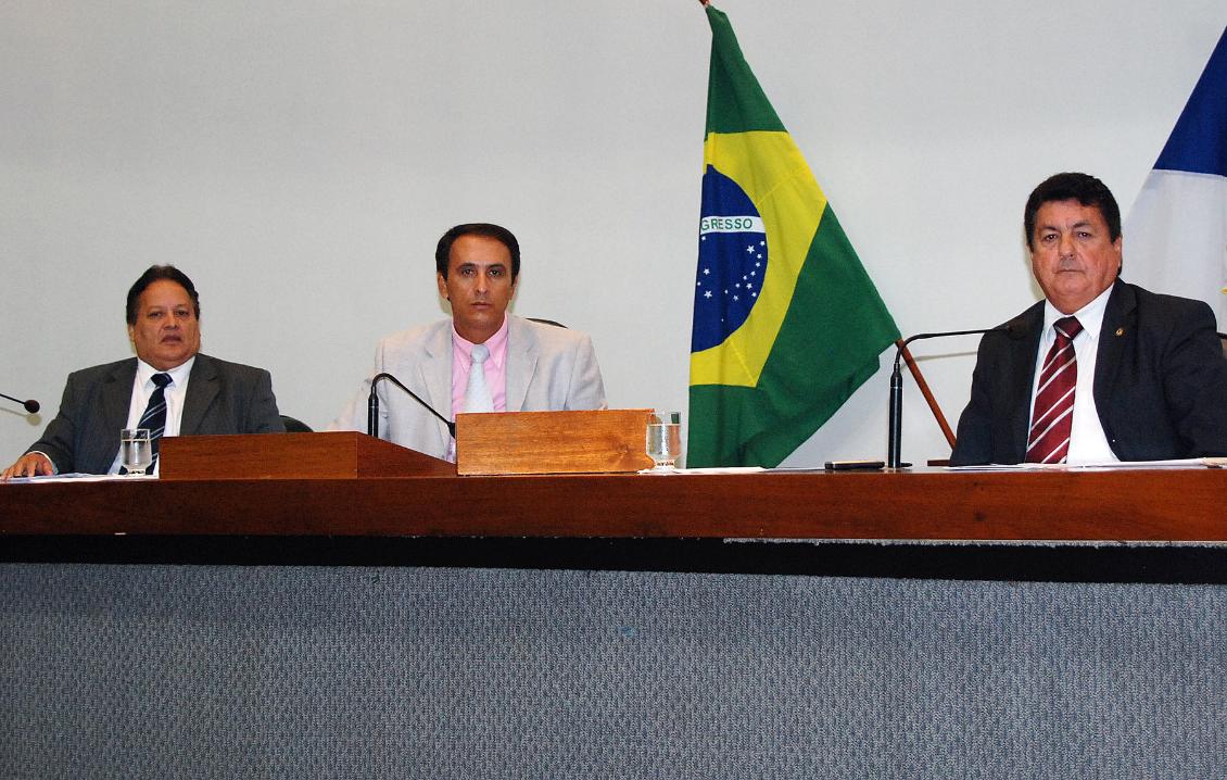 Presidente Gaguim recebe matérias
