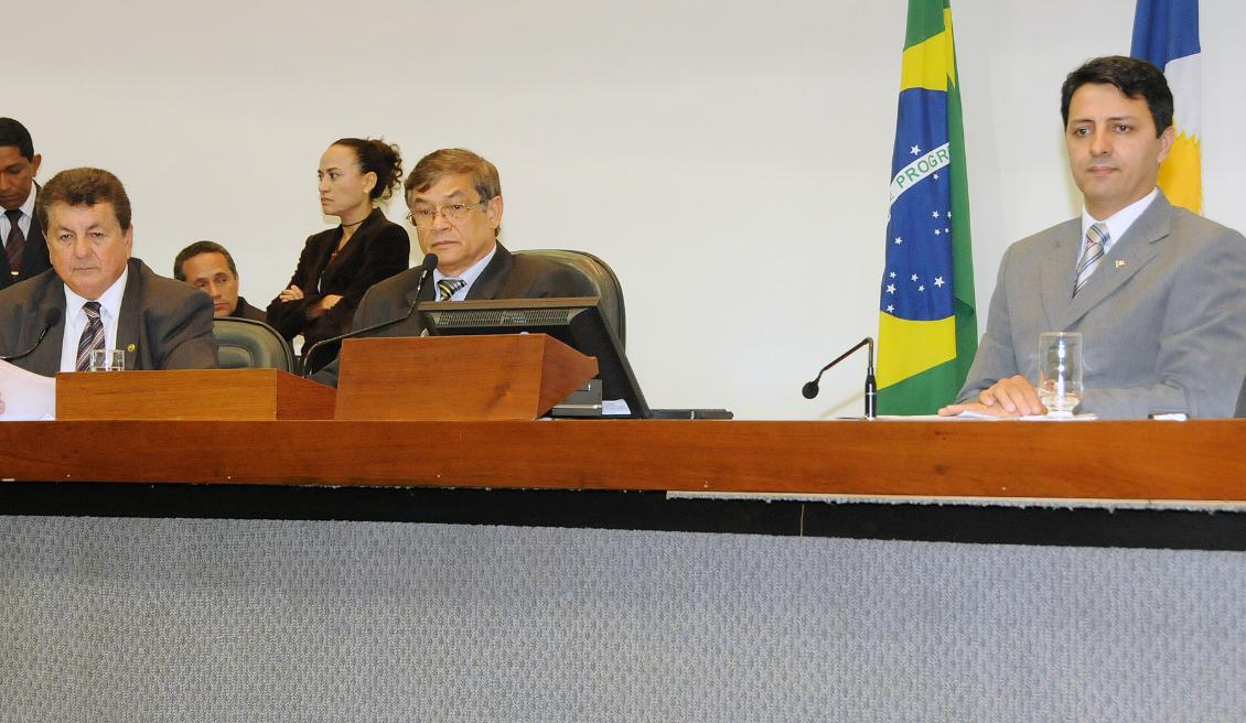 Mesa Diretora na sessão de dia 18/08 Mesa Diretora na sessão de dia 18/08