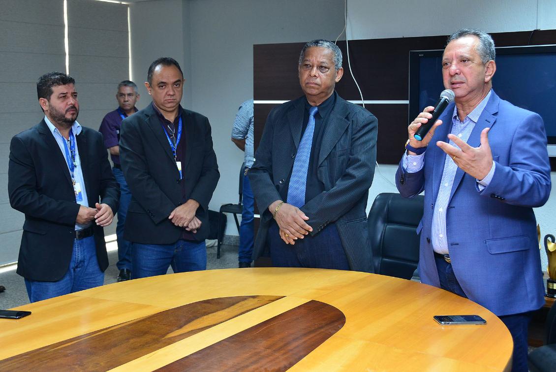 Reunião com a imprensa, Parceria na divulgação do Parlamento