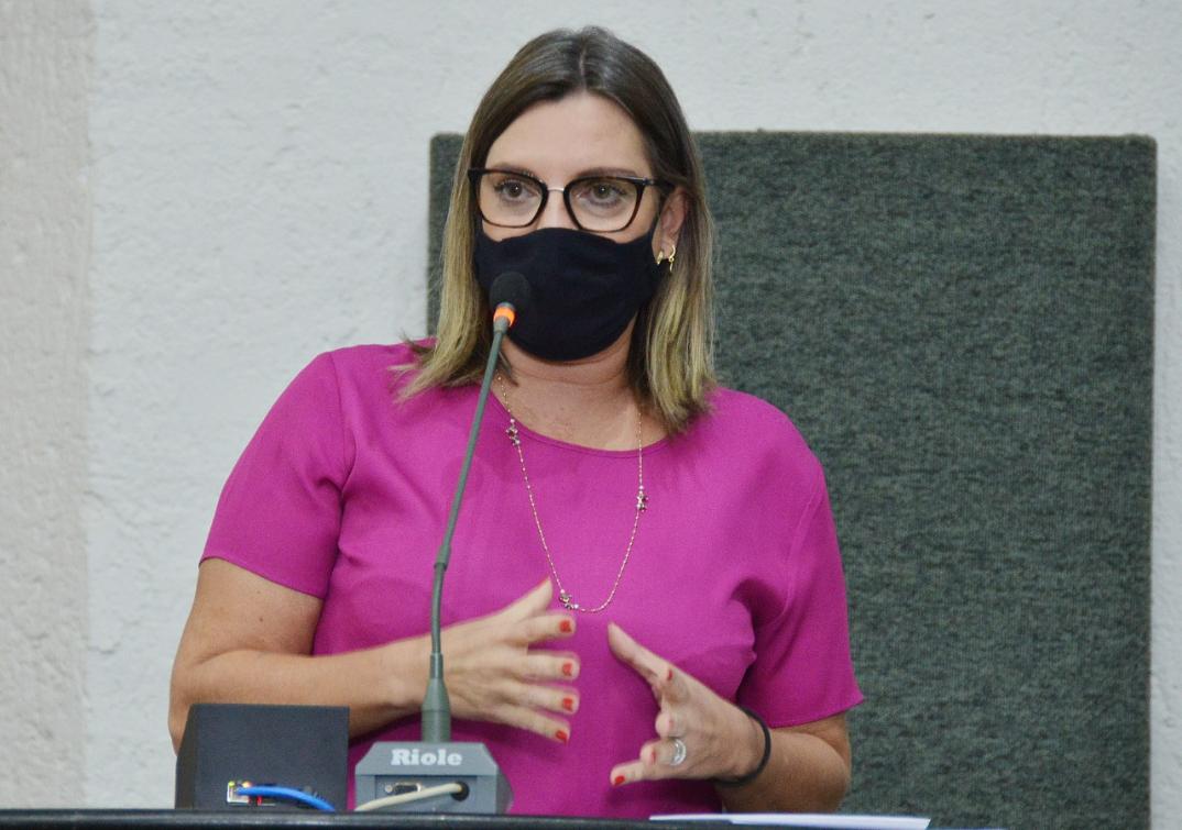 Proposta é de autoria da deputada Claudia Lelis (PV)