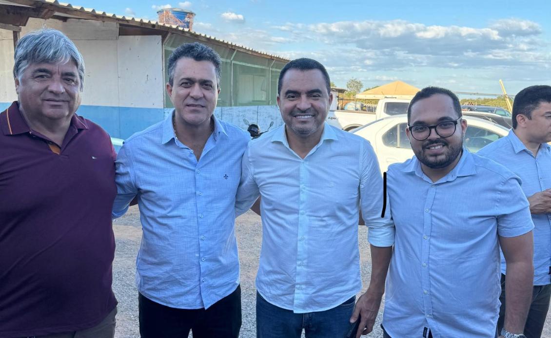 Deputado Luciano Oliveira prestigia encontro em Dianópolis e articula apoio em evento turístico. Deputado Luciano Oliveira prestigia encontro em Dianópolis e articula apoio em evento turístico.