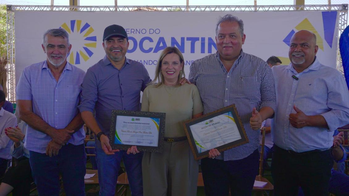 Claudia Lelis recebe título de cidadã de Formoso Claudia Lelis recebe título de cidadã de Formoso