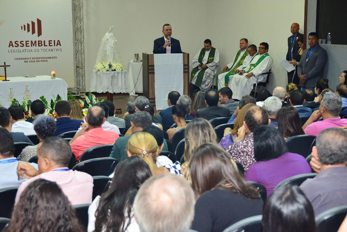 Aniversariante do dia, Antonio Andrade agradeceu a presença de todos.