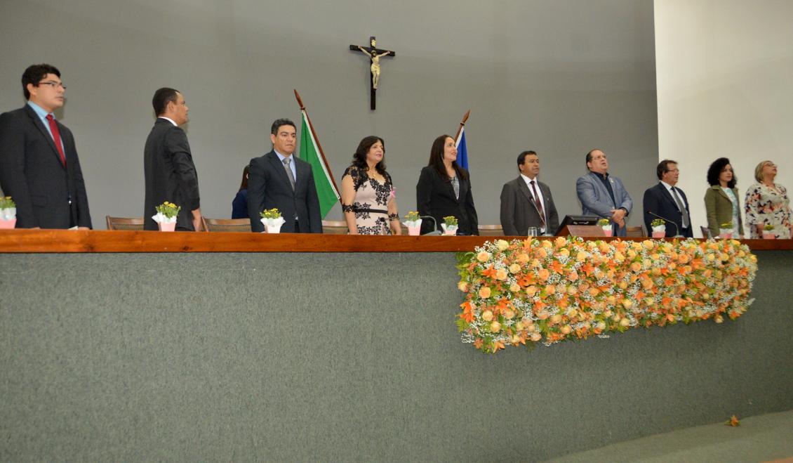 Sessão Solene homenageia Dia Internacional dos Idosos