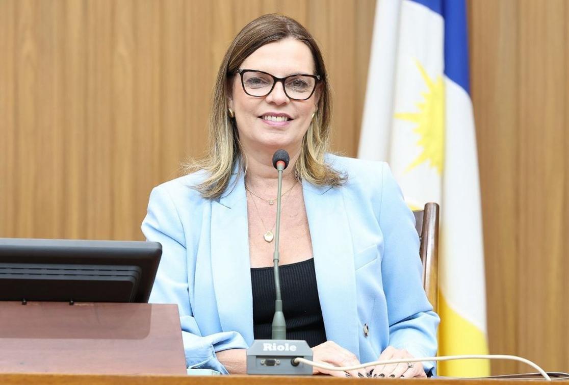 Claudia Lelis propõe 25 emendas aditivas à LDO 2026 Claudia Lelis propõe 25 emendas aditivas à LDO 2026