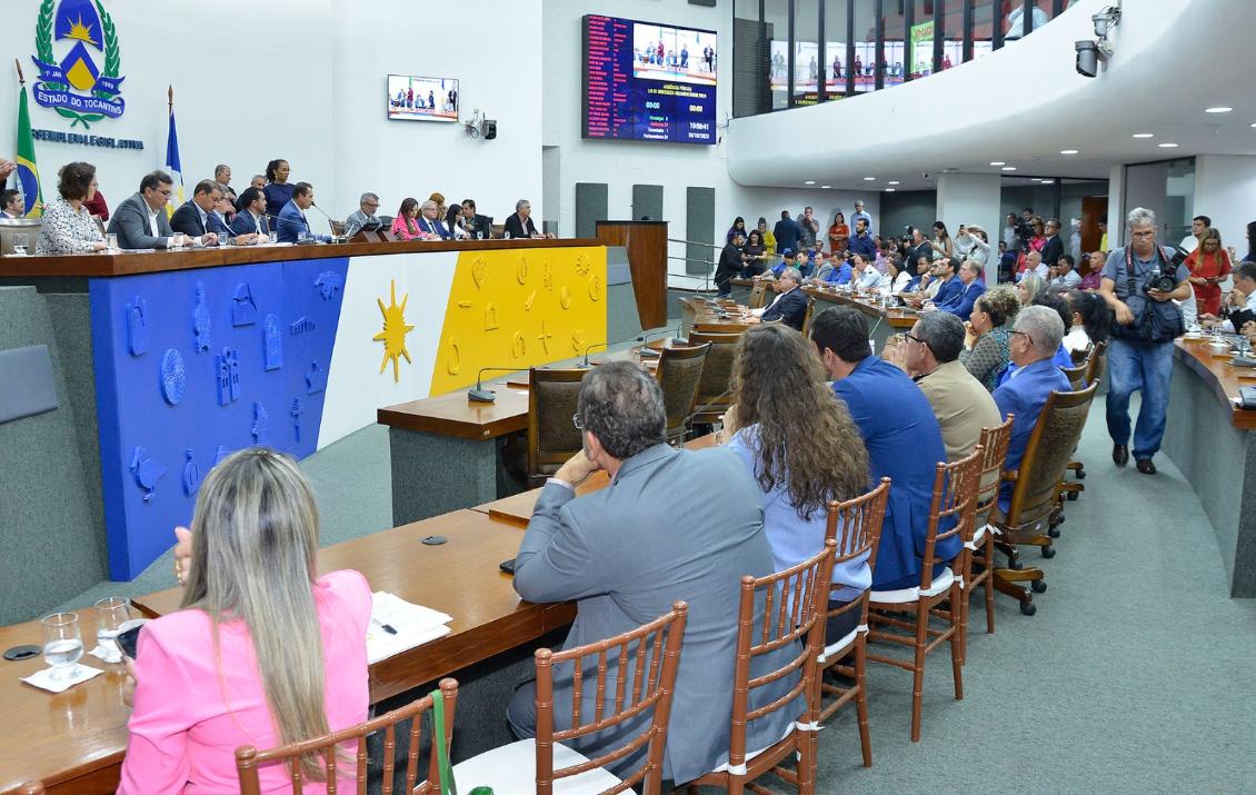 Matéria foi discutida no plenário da Casa, nesta segunda-feira, 16