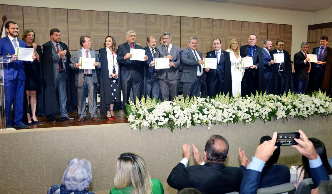 Solenidade aconteceu na manhã desta segunda-feira