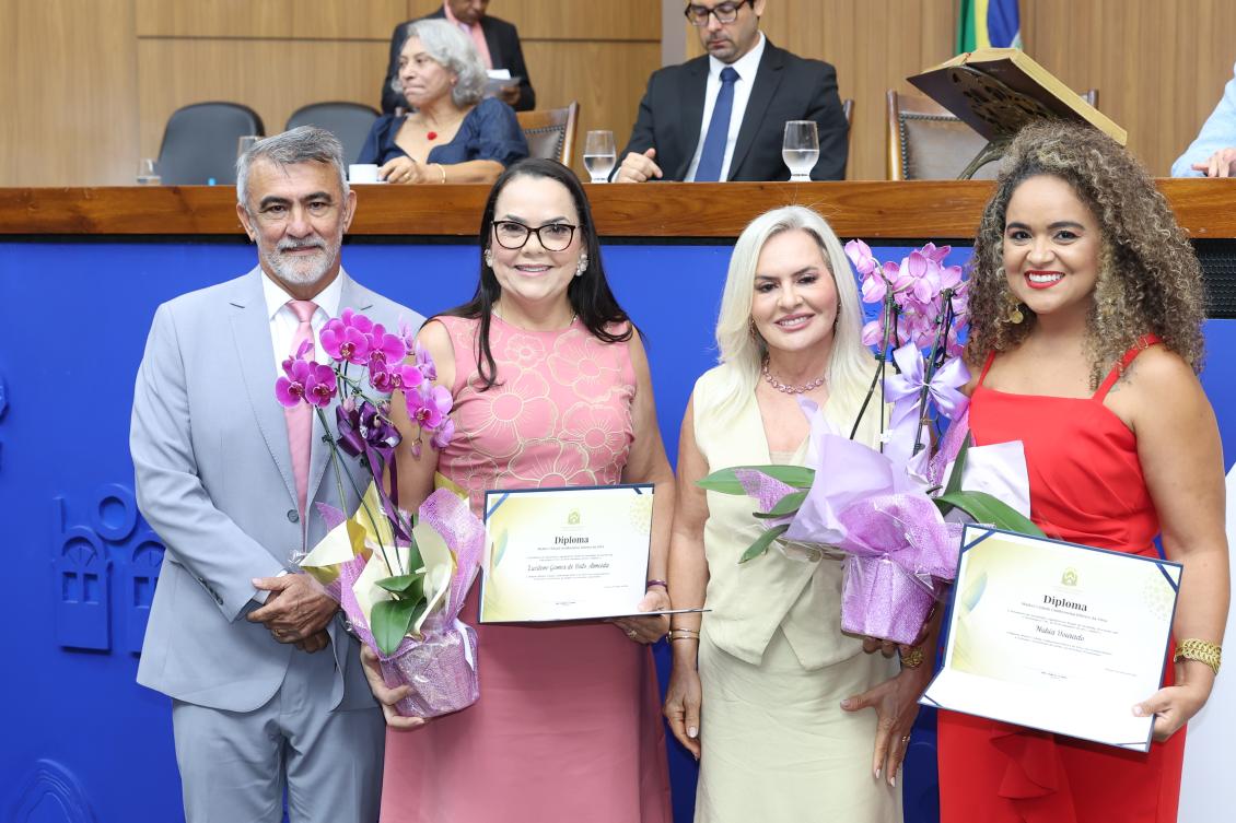 Cayres homenageou prefeita de Buriti, Lucilene Brito, e empreendedora cultural, Núbia Dourado