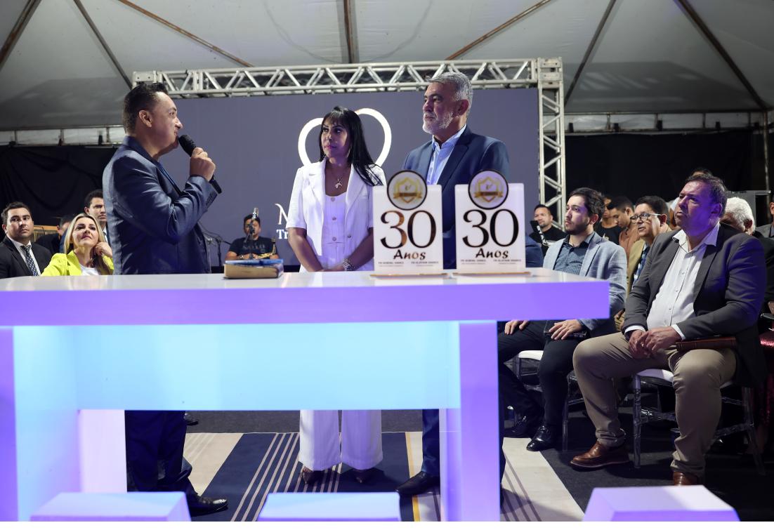 Presidente participou do evento ao lado dos deputados que representam a comunidade evangélica. Presidente participou do evento ao lado dos deputados que representam a comunidade evangélica.