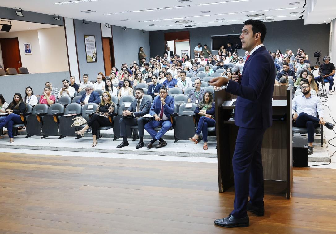 Capacitação foi ministrada pelo procurador da Casa, Jorge Bernardo Oliveira da Silva