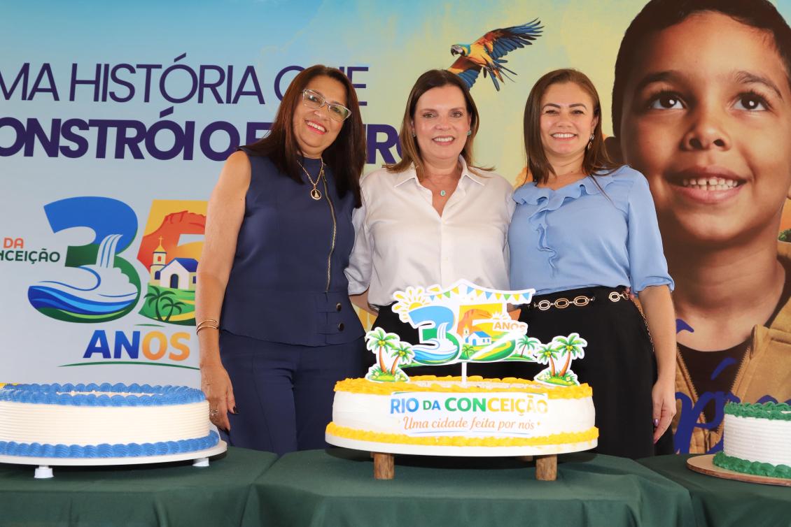 Claudia participa aniversário de Rio da Conceição 